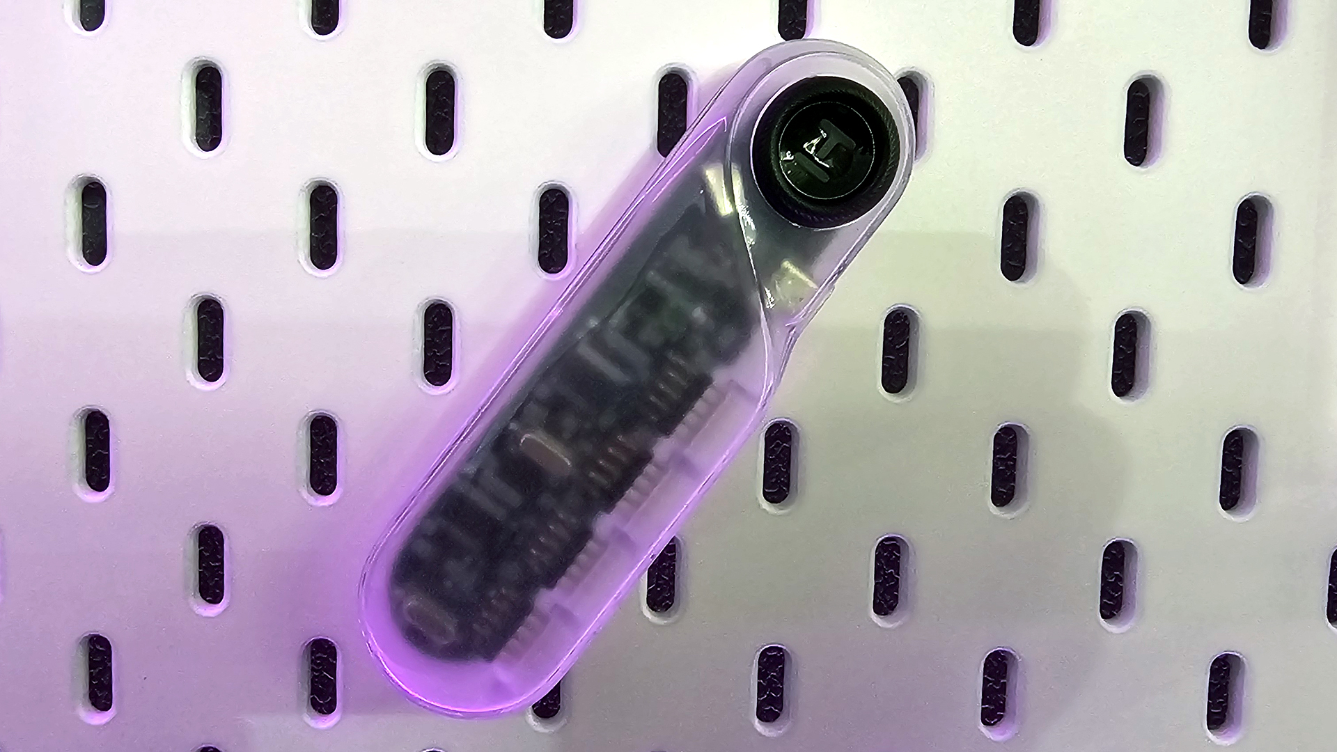 hyte internal universal hub