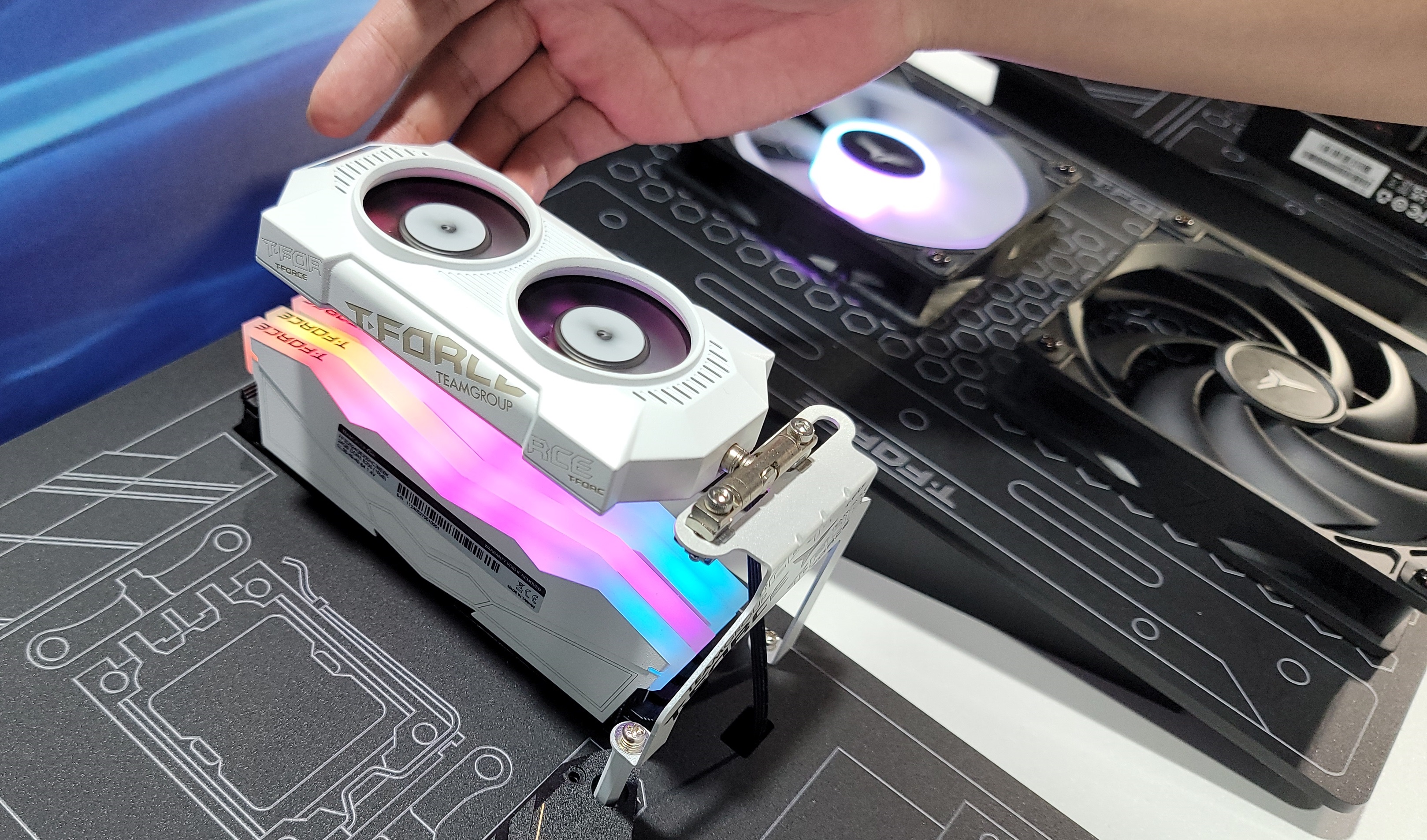 Team Group T-Force Dark AirFlow D5 Memory Cooler