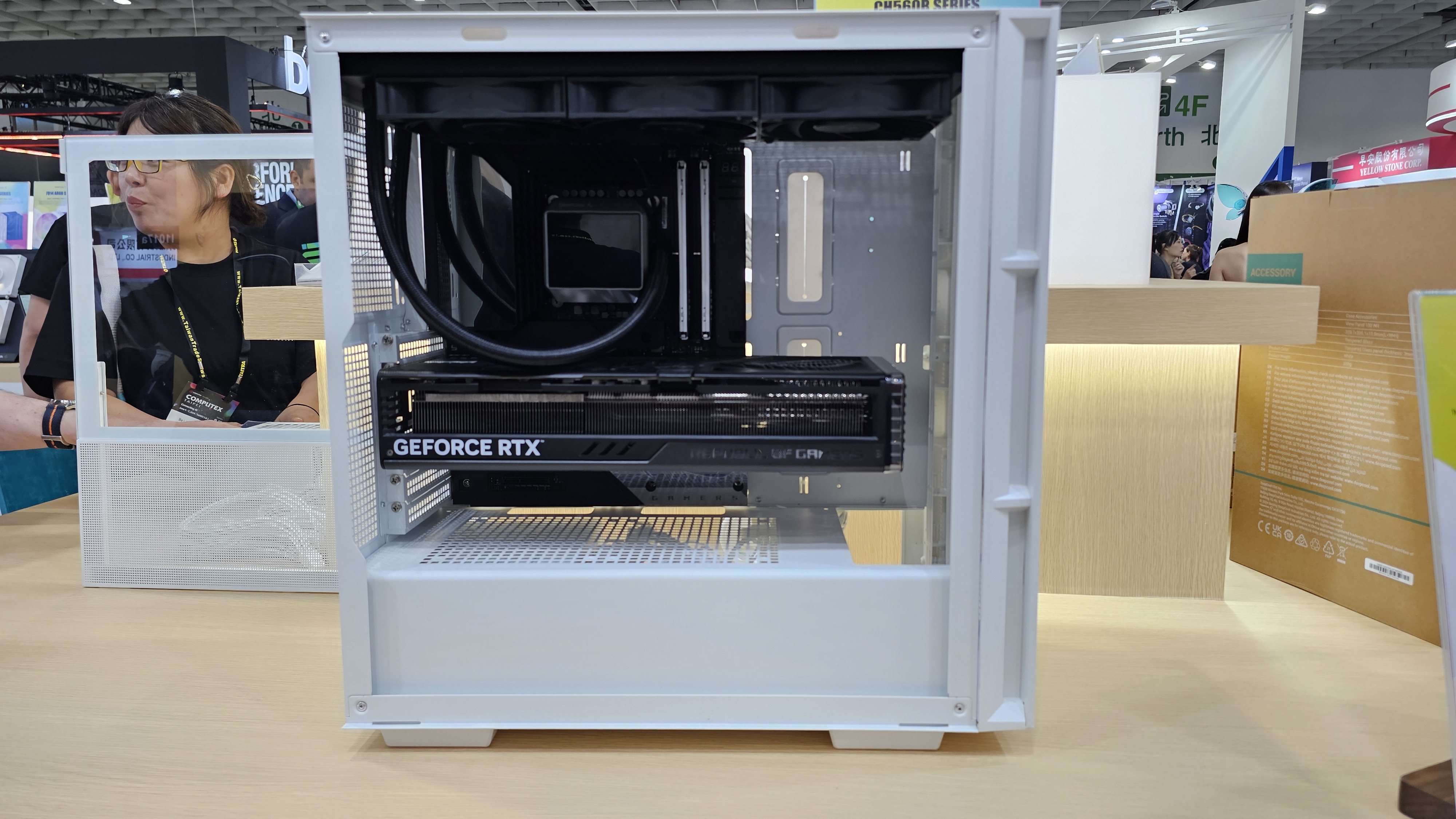 Case para PC DeepCool CH560R compatível com BTF