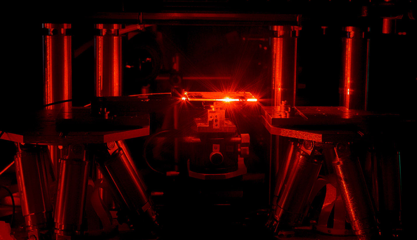 Ephos glass-based photonic chips