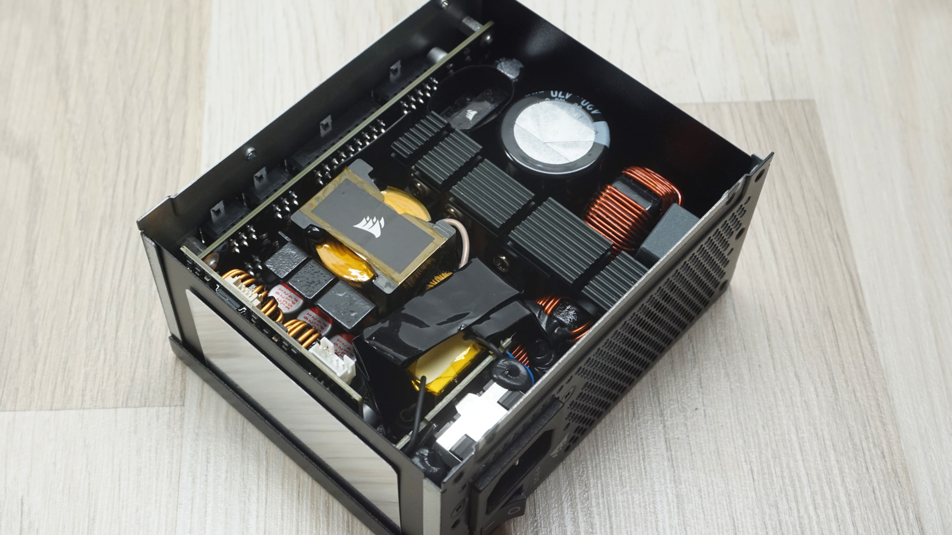 Corsair SF750 SFX PSU