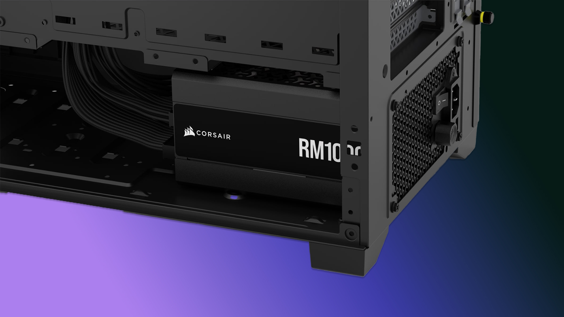 Uma fonte de alimentação Corsair RMx 2024 instalada