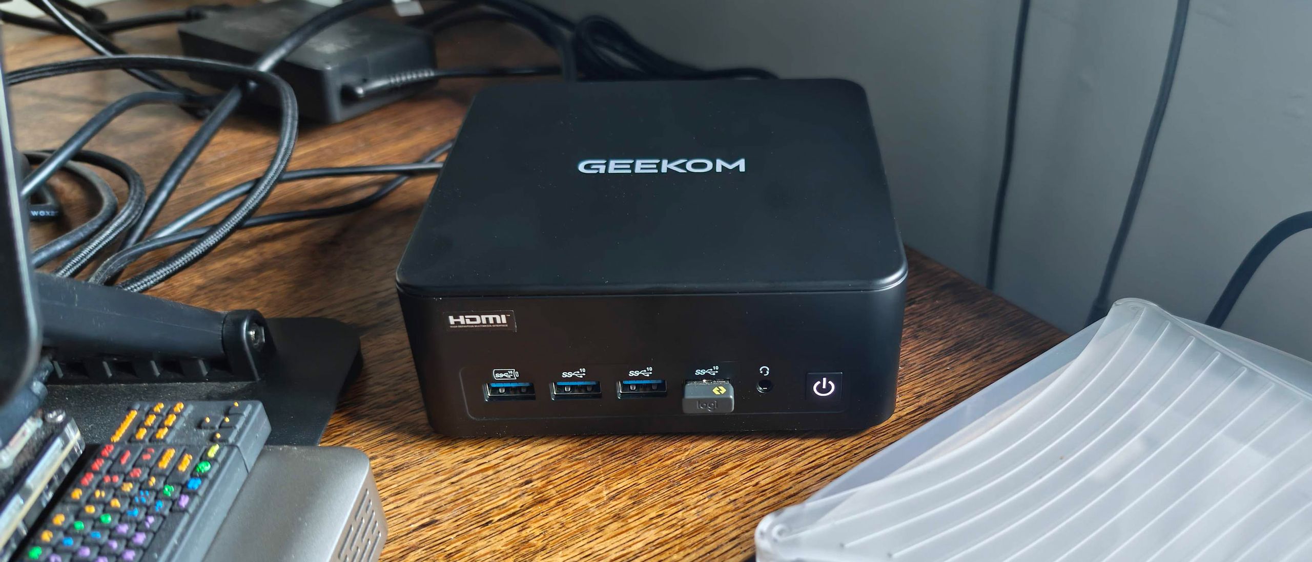 Mini PC Geekom IT13 Max 2026 com processador Core Ultra 9