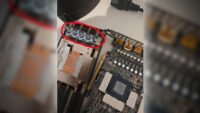 Película protetora de fábrica sobre os thermal pads do VRM de uma placa de vídeo RTX 3070