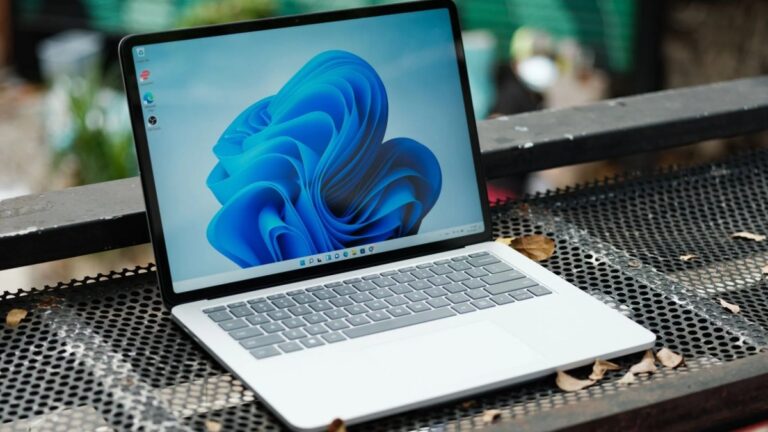 Bug da atualização KB5121003 do Windows 11 travando jogos e reiniciando computadores