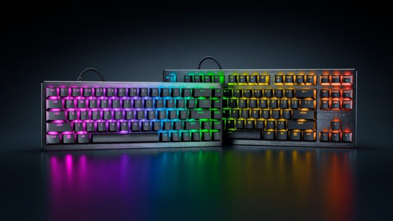 Teclado gamer Razer Huntsman V3 HE Magnetic 8KHz com iluminação Chroma RGB e base escovada