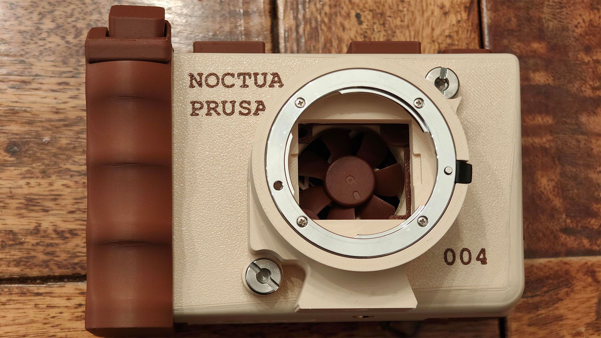 Ventoinha Noctua NF-A4x10 usada para refrigerar a camera CAIM1