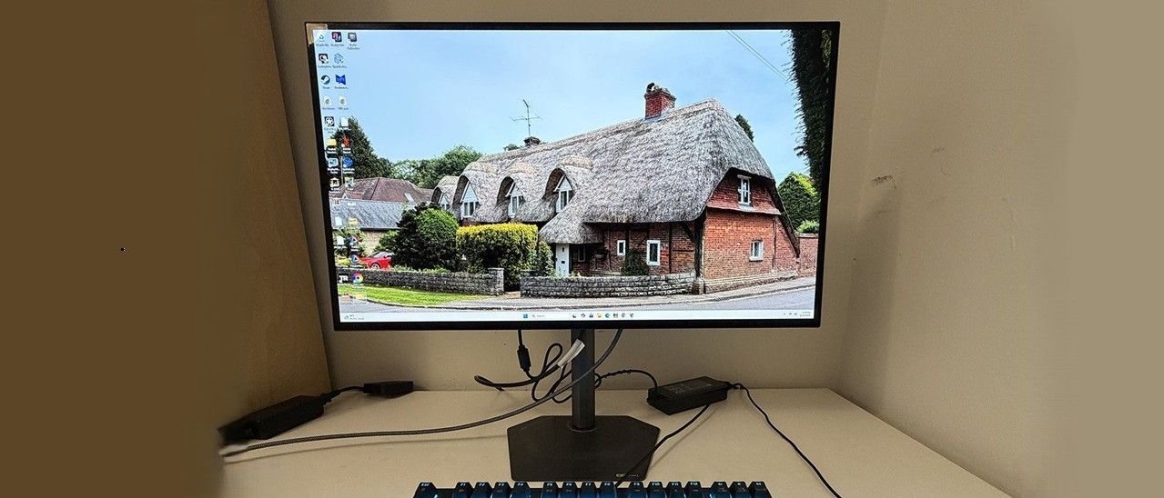 Monitor gamer OLED Gigabyte GO27Q24G de 27 polegadas